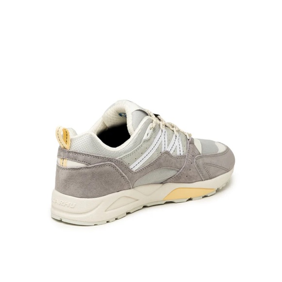 Women’s Karu runners size 9. Worn a few times, a bit big for me. - Picture 3 of 6